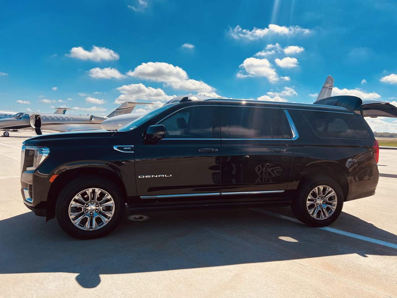 Yukon Denali side private jets — Houston Limo Chauffeur