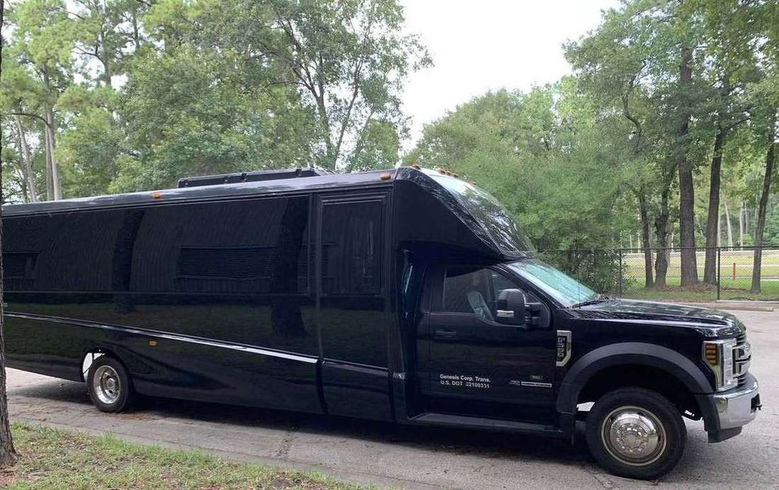 Shuttle exterior — Houston Limo Chauffeur